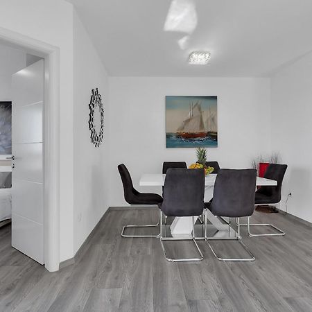 Sea View Apartments Dammi With Free Parking ماكارسكا المظهر الخارجي الصورة