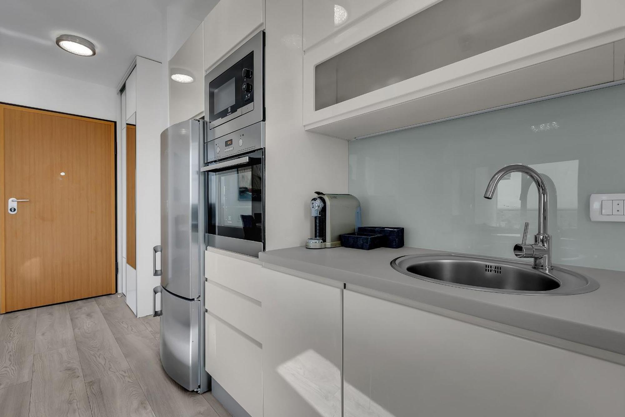 Sea View Apartments Dammi With Free Parking ماكارسكا المظهر الخارجي الصورة