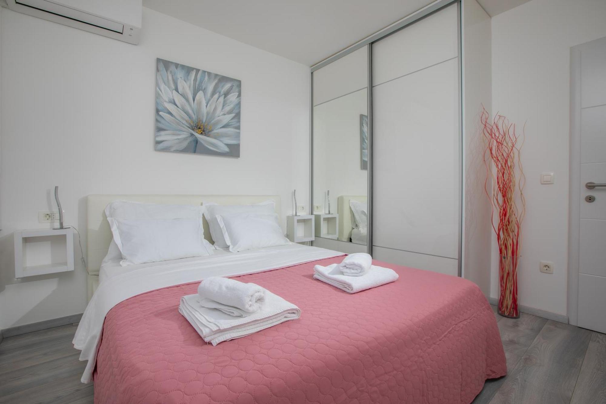 Sea View Apartments Dammi With Free Parking ماكارسكا المظهر الخارجي الصورة