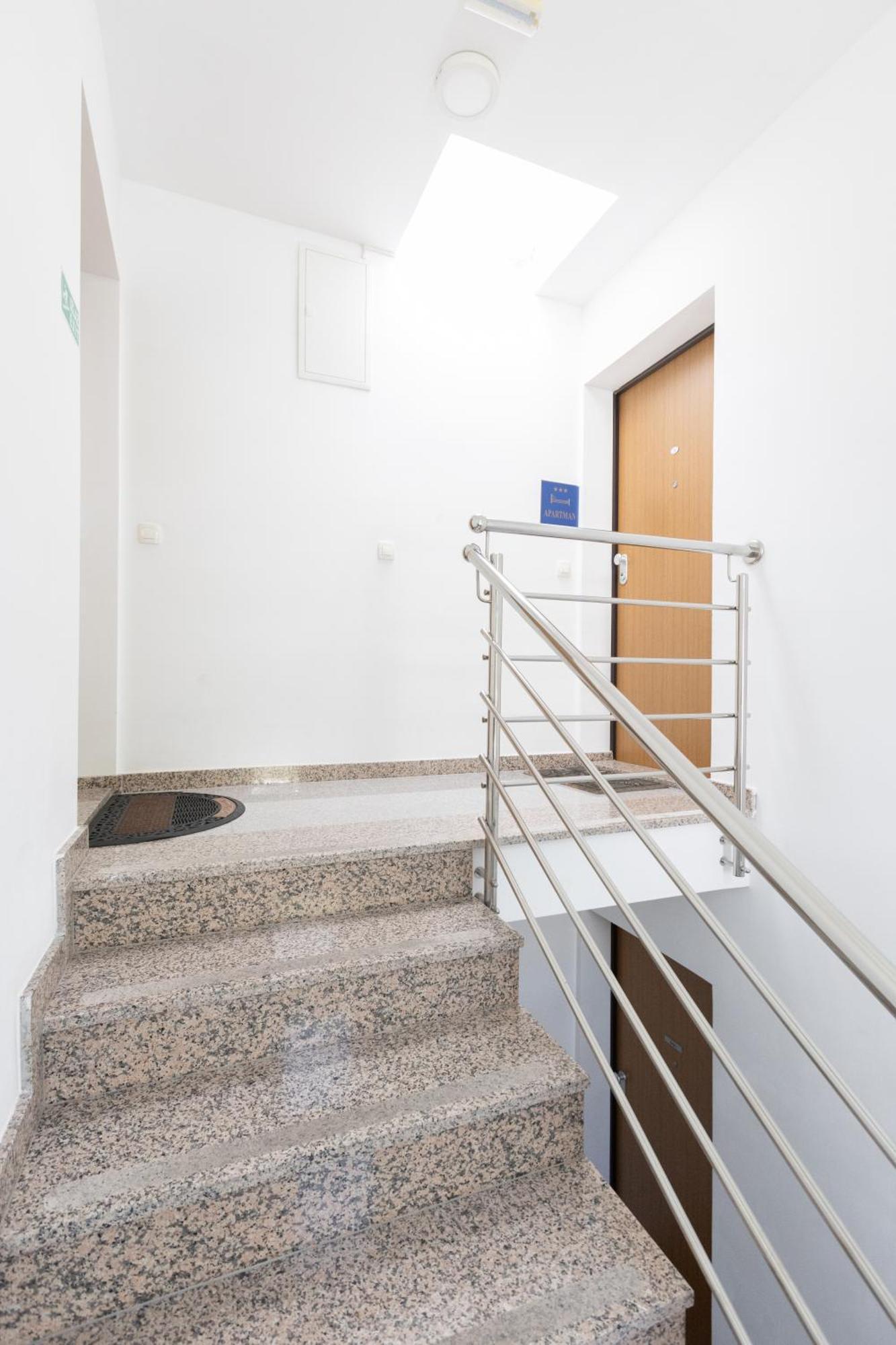 Sea View Apartments Dammi With Free Parking ماكارسكا المظهر الخارجي الصورة