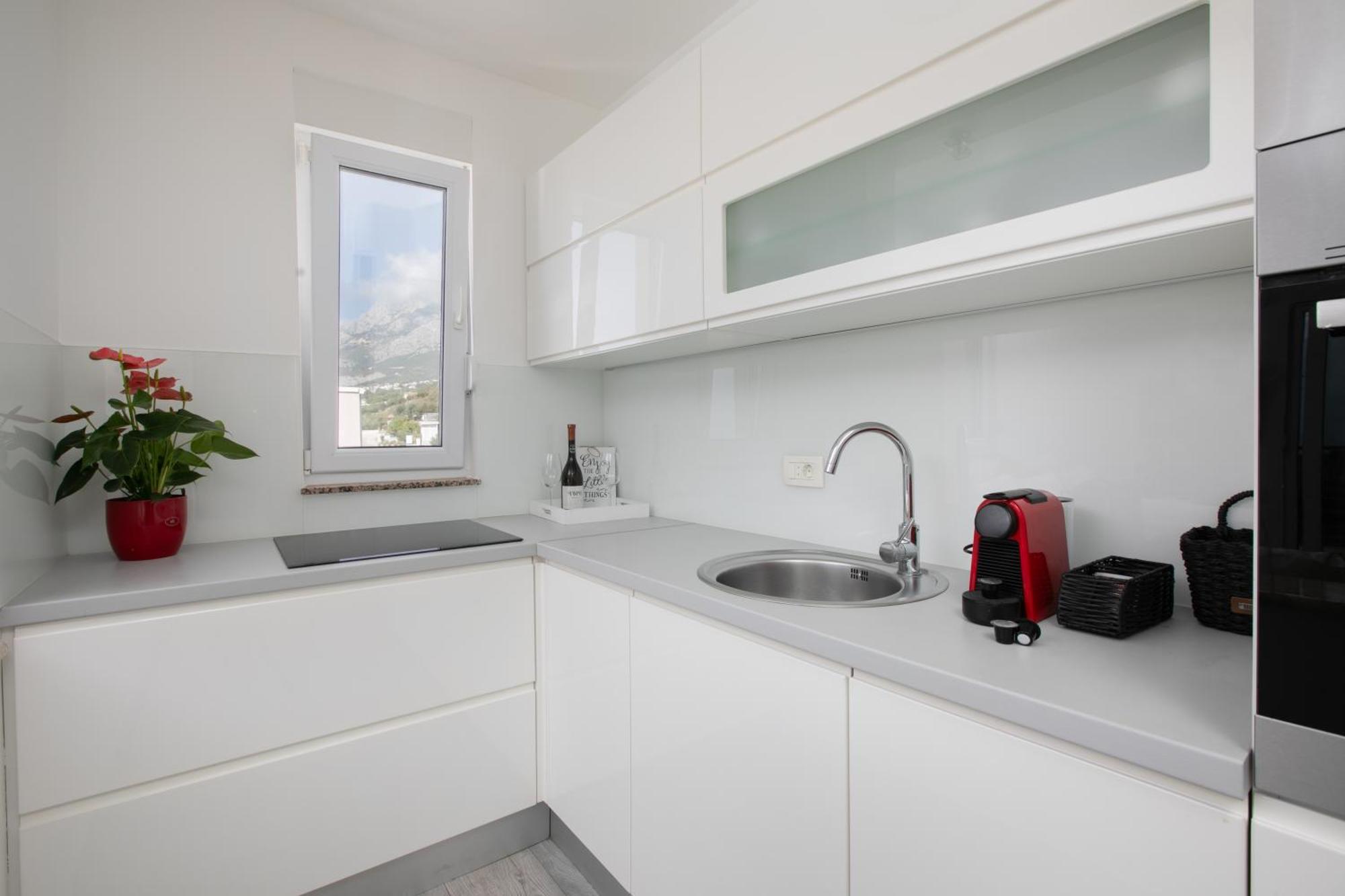 Sea View Apartments Dammi With Free Parking ماكارسكا المظهر الخارجي الصورة